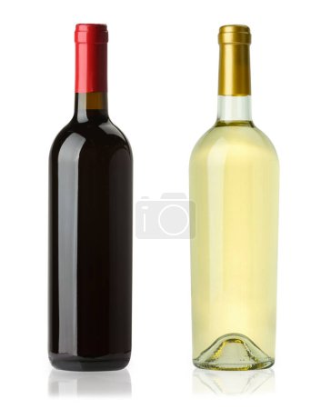 Téléchargez les photos : Bouteilles de vins blancs et rouges isolées sur blanc - en image libre de droit