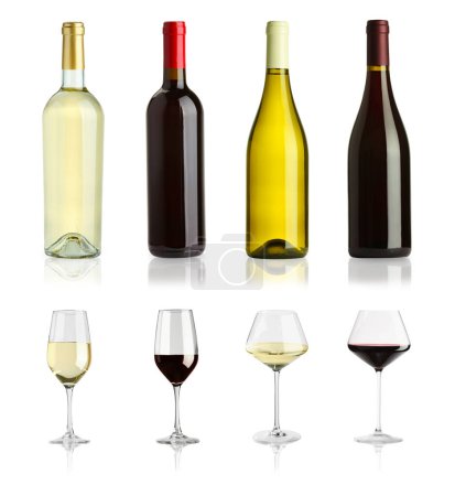 Téléchargez les photos : Différents vins savoureux isolés sur blanc, ensemble - en image libre de droit