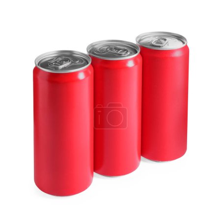 Foto de Bebidas energéticas en latas de aluminio rojo sobre fondo blanco - Imagen libre de derechos