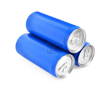 Foto de Bebidas energéticas en latas azules aisladas en blanco - Imagen libre de derechos