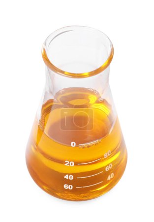 Téléchargez les photos : Flacon de pétrole brut orange isolé sur blanc - en image libre de droit