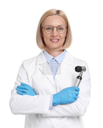 Téléchargez les photos : Happy dermatologist with dermatoscope isolated on white - en image libre de droit