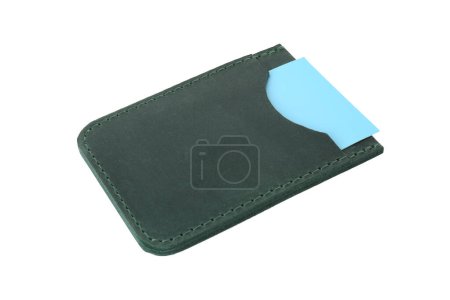 Téléchargez les photos : Porte-cartes de visite en cuir avec carte isolée sur blanc - en image libre de droit