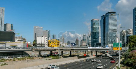 Foto de Tel Aviv Israel 15, Nov 2023; View of Ayalon Road at Dereck Hashalom; Skyscrapers and business buildings in the background - Imagen libre de derechos