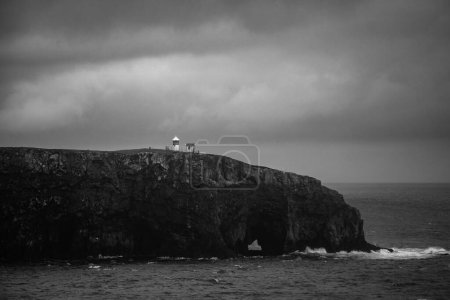 Téléchargez les photos : Îles Féroé, petites îles, phare et péninsules dans l'océan Atlantique Viking VIllage - en image libre de droit