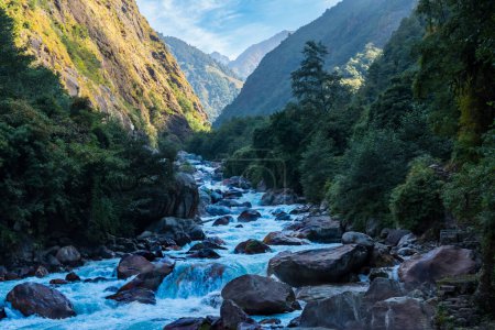 Tamor River auf dem Weg zum Kanchenjunga Base Camp Trek, Taplejung, Nepal