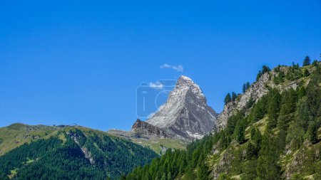 Téléchargez les photos : 02 _ Panorama du célèbre sommet du Cervin Vue de Zermatt, Suisse. - en image libre de droit