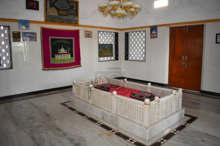 Photo for Hazrat Pir Ilyas Ahmed Khattu, interior of Hall and Grave, Dholka, Gujrat, Indi - Royalty Free Image