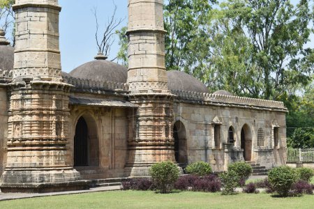 Téléchargez les photos : Shaher ki Masjid, mosquée close up, architecture religieuse islamique, a été construit par le sultan Mahmud Begada 15ème 16ème siècle. Un site du patrimoine mondial de l'UNESCO dans l'État du Gujarat, Champaner, Indi - en image libre de droit
