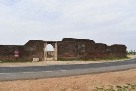 Téléchargez les photos : Khajuri Masjid entarance, Parc archéologique Champaner-Pavagadh, site du patrimoine mondial de l'UNESCO, Gujarat, Indi - en image libre de droit