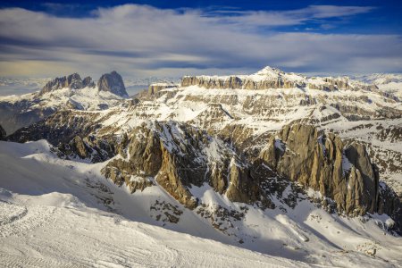 Téléchargez les photos : Pistes du glacier Marmolada, Dolomites, Italie - en image libre de droit