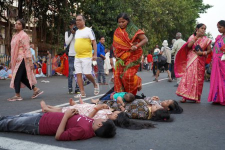 Foto de 30 de octubre 2022. Ritual de Chhas Puja en Calcuta Babu Ghat área - Imagen libre de derechos