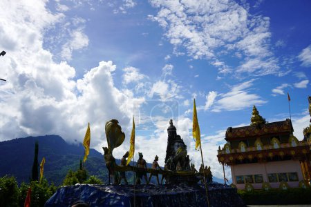 Téléchargez les photos : Temps clair et ciel dégagé depuis Siddhivinayak Temple Sikkim - en image libre de droit