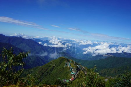 Foto de Formación de nubes en Zuluk Ruta de la Seda Sikkim - Imagen libre de derechos