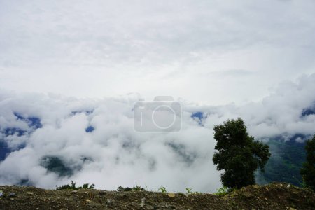 Foto de Clima Nublado en la Montaña del Norte de Bengala 1 - Imagen libre de derechos