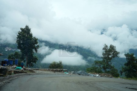Clima nublado en la montaña del norte de Bengala 13