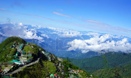Foto de Vista completa de Dzuluk desde la parte superior de la Ruta de la Seda Sikkim - Imagen libre de derechos