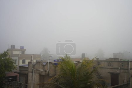 Paysage de la ville de Kolkata dans Foggy Morning 1
