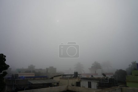 Foto de Calcuta City Scape en nebulosa mañana 6 - Imagen libre de derechos