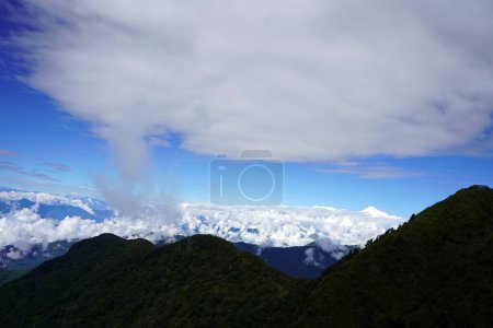 Téléchargez les photos : Montagne et Skyline Contexte - en image libre de droit
