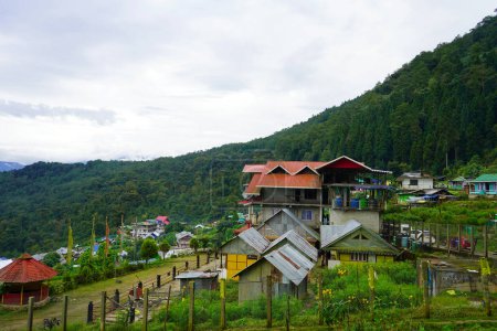 Ein bisschen Heimat und Gastfamilie in Sillery Gaon mit Blick auf die Berge