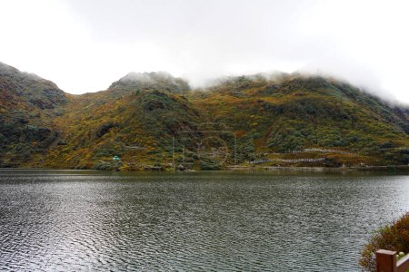Foto de Lago Tsomgo o lago Changu en el este de Sikkim durante octubre - Imagen libre de derechos