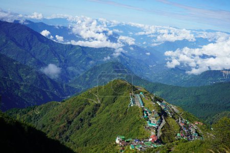 Foto de Pueblo Zuluk de la Ruta de la Seda Sikkim desde la parte superior - Imagen libre de derechos
