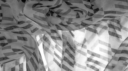 Foto de Textura. Antecedentes Plantilla. Tejido de seda blanco con formas rombo geométricas negras. oscuro, sable, ebon, obsceno - Imagen libre de derechos