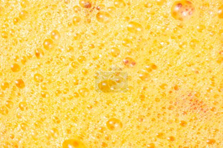 Aus frischen Aprikosen hausgemachte Marillenliköre herstellen. Erfahren Sie, wie man Marillenmost für eine Vielzahl von Produkten auf Marillenbasis herstellt. Entdecken Sie verschiedene Rezepte und Methoden zur Geschmackserhaltung
