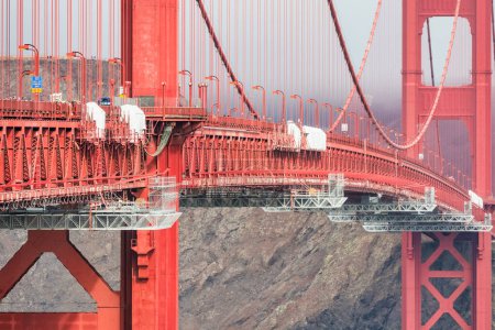 Hermosa vista del puente Golden Gate en la ciudad de San Francisco, California, EE.UU., primer plano, colores pastel. Concepto, atracciones mundiales de viajes