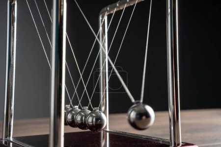 Harmony in Motion: Newton's Cradle Demonstrates the Beauty of Physics
