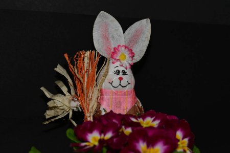 Téléchargez les photos : Decorative Easter bunny toy - en image libre de droit