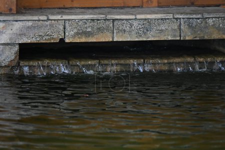 Foto de Fuente en el parque, flujo de agua - Imagen libre de derechos