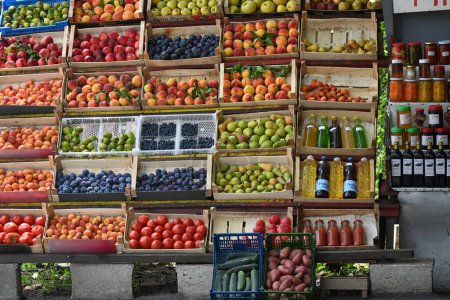 Foto de Frutas y hortalizas orgánicas frescas en el mercado - Imagen libre de derechos