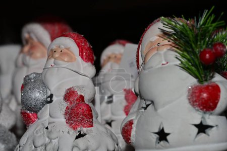 christmas toys, santa clauses 