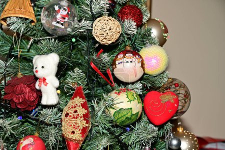 Téléchargez les photos : Décorations de Noël, nouvel an, arbre de Noël - en image libre de droit