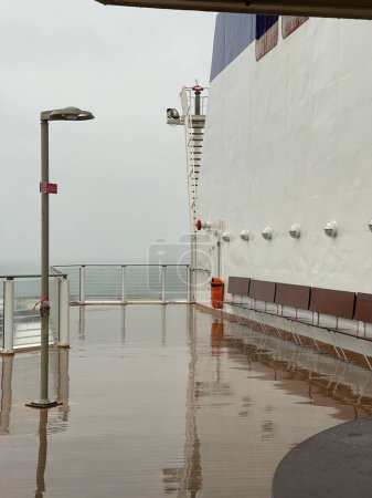 Téléchargez les photos : Wet deck of a passenger ferry sailing in North Sea - en image libre de droit