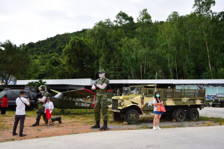 Foto de Sattahip, ChonBuri, Tailandia: Camión militar en la cafetería Coffee War 331 - Imagen libre de derechos