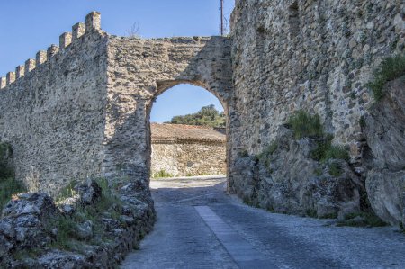 semicircular arch at the entrance to the walls of the town of Buitrago de Lozoya in the province of Madrid. Spain
