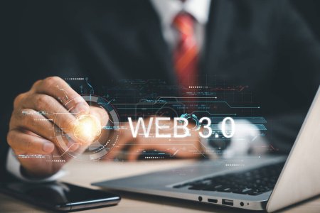 Ein Geschäftsmann, der in die Welt des Web 3.0 eintaucht, nutzt Internet-Technologie und -Konzepte, um das Geschäftswachstum voranzutreiben, und betont die Bedeutung eines Digital-First-Ansatzes. web3-Konzept