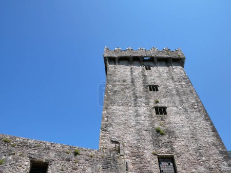 Foto de Antigua torre del castillo celta, castillo de Blarney en Irlanda, antigua fortaleza celta - Imagen libre de derechos