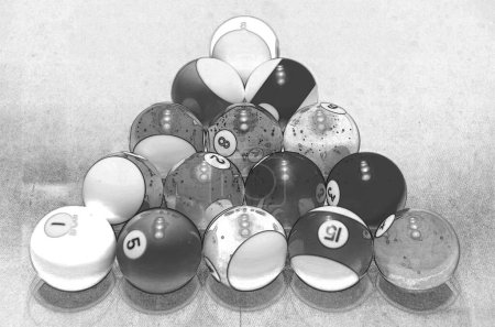 Téléchargez les photos : Balles de billard sur la table de billard - en image libre de droit