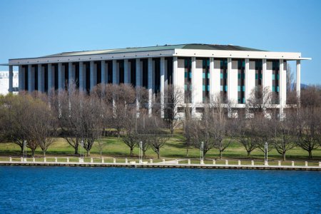 Australische Nationalbibliothek am Lake Burley Griffin, Canberra, Australien.