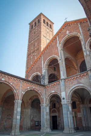 Téléchargez les photos : Basilique de Sant'Ambrogio, ancienne église de Milan, Italie, Europe - en image libre de droit