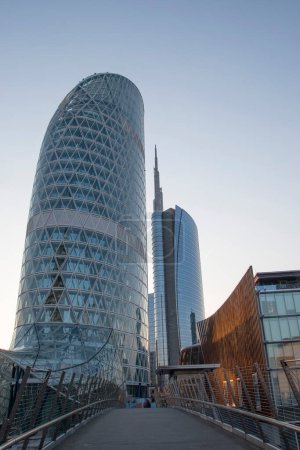 Foto de Rascacielos modernos en Milán, distrito de Porta Nuova, Italia - Imagen libre de derechos