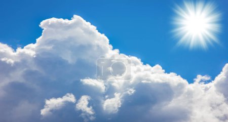 Foto de Cielo azul nubes blancas en la naturaleza verano clima fondo - Imagen libre de derechos