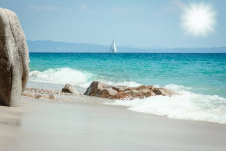 Téléchargez les photos : Beach near the sea in nature recreation vacation journey background - en image libre de droit