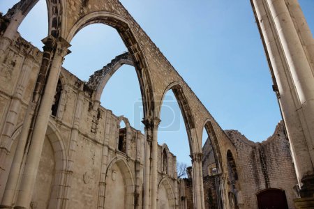 vieilles ruines à l'église du couvent Carmo à Lisbonne  