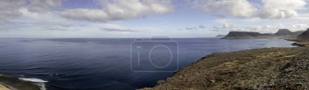 panorama del paisaje marino en la costa de Snaefellsnes en Islandia en otoño