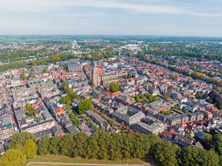 Téléchargez les photos : Aérien de la ville historique Gorinchem aux Pays-Bas - en image libre de droit